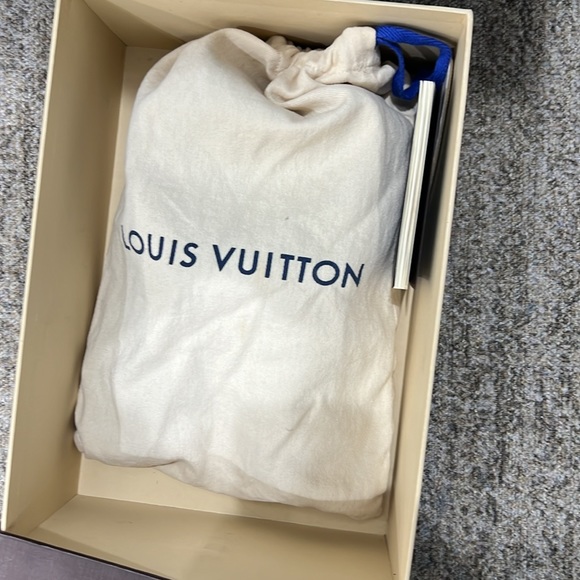 Louis Vuitton Front Row Sneaker size 34.5 - Picture 2 of 8